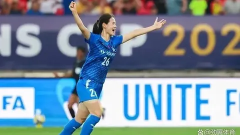 南京长江岸线迎来长三角千名跑友共赴“健康跑”盛宴